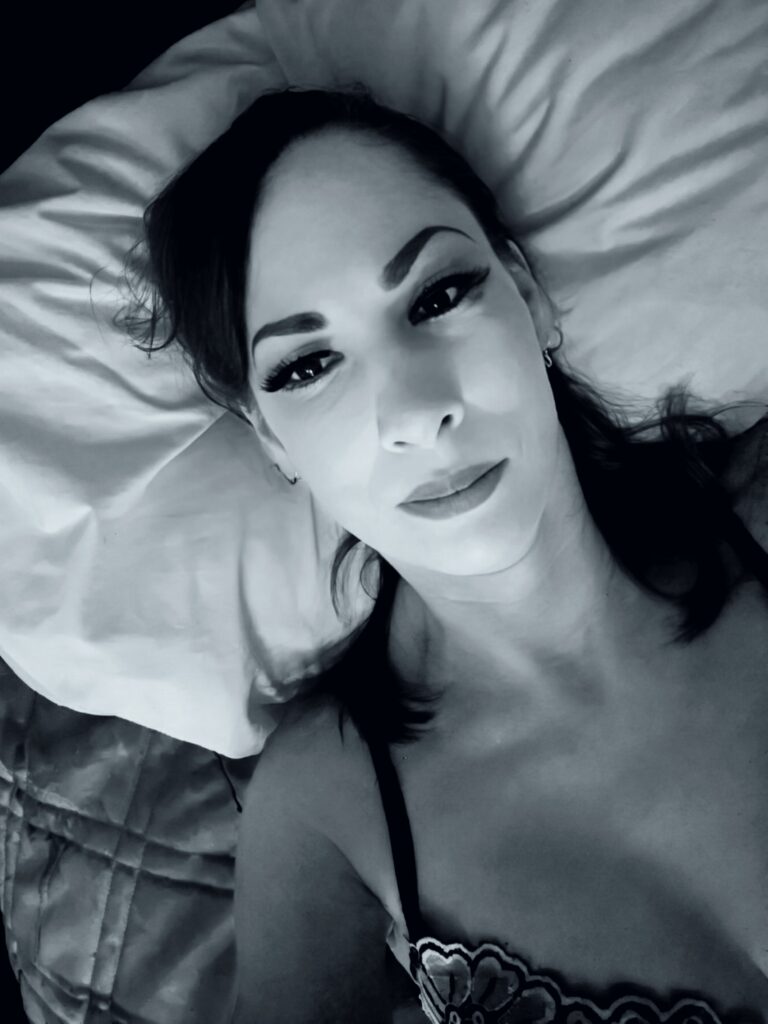 RU HORNY AND BORED? CUM SEE ME NOW!